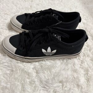 Adidas Nizza Sneakers in Black Size 6